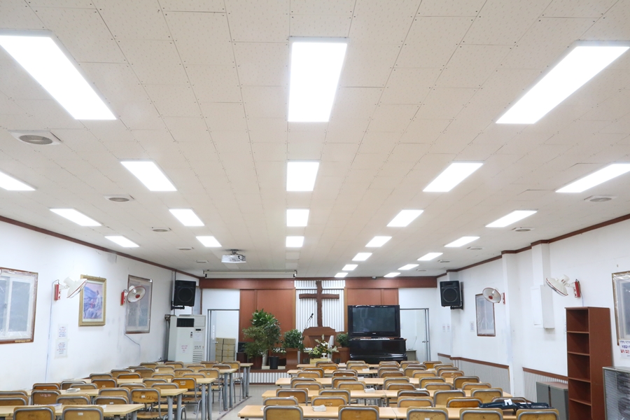 재능기부를 통해 밝아진 급식소 내부 사진